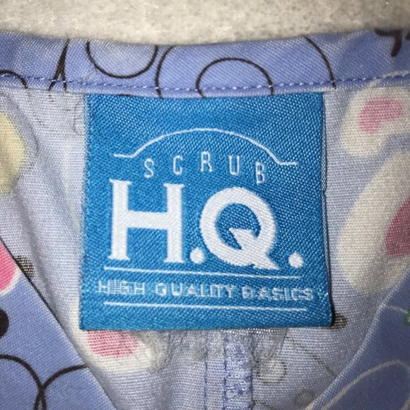 HQ Scrub Smell the flowers Hearts Butterflys Scrub No Size Tag 3 Pocket Raglan - Picture 3 of 11